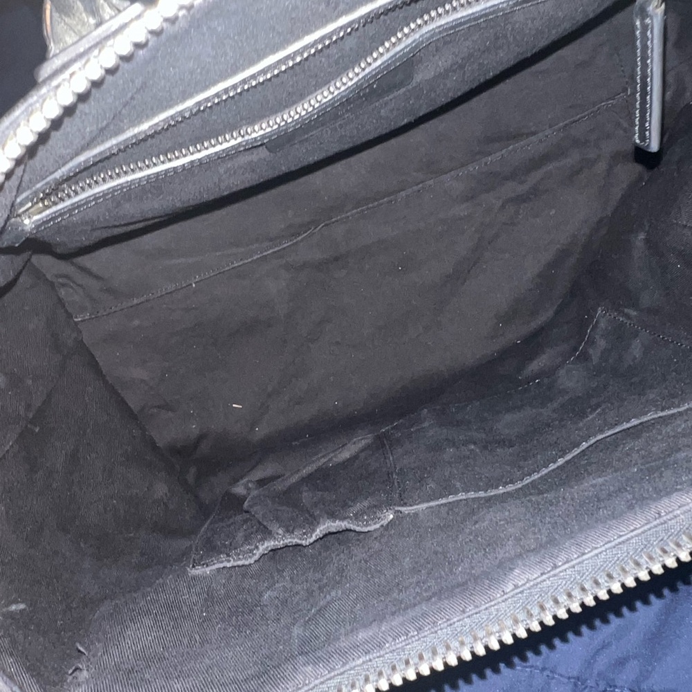 Authentic large Givenchy - Picture 2 of 8